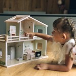 Ξύλινο Κουκλόσπιτο Επιπλωμένο Ella Free2Play